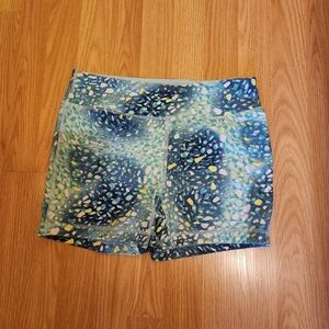 Medium athletic works bike short with blue and cream pattern